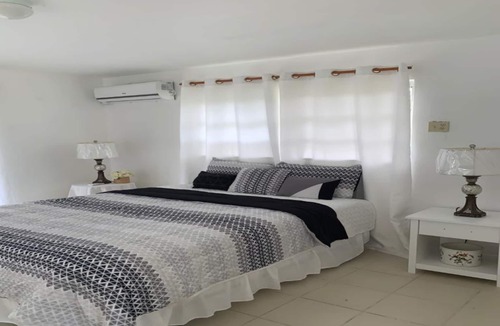 Bell Channel Bay Apartment | Studio Apartment Close To Beach