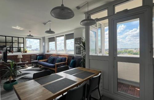 South Hampstead Apartment | Stuning city views steps from the Iconic Abbey Road crossing