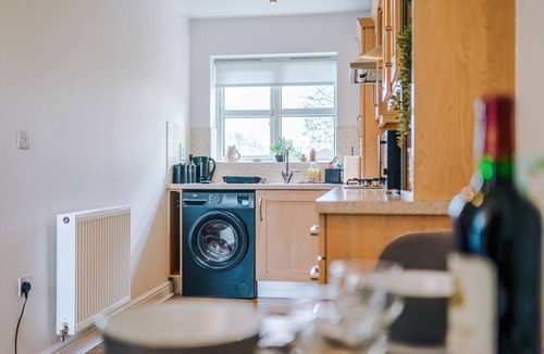 Crewe Apartment | Stunning 1 Bed Flat, Perfect for Business in Crewe