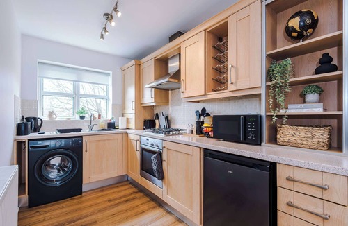 Crewe Apartment | Stunning 1 Bed Flat, Perfect for Business in Crewe