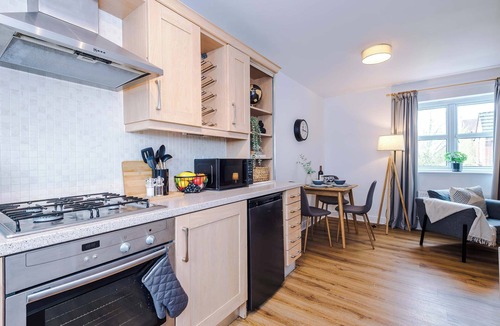 Crewe Apartment | Stunning 1 Bed Flat, Perfect for Business in Crewe