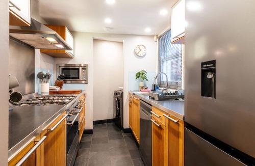 Montpellier Villa | Stunning 2 Bed Townhouse with Patio in Cheltenham