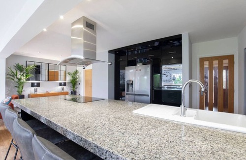 Mangotsfield House | Stunning 3 Bed 2 Bath Detached Village Home