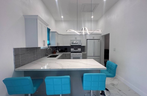 Farmer's Hill House | Stunning 3-bedroom house in Ocean Addition West Farmer's Hill!