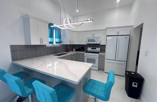 Farmer's Hill House | Stunning 3-bedroom house in Ocean Addition West Farmer's Hill!