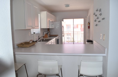 South Bimini House | Stunning 3 BR Oceanfront Townhouse in Bimini Sands w/Free Wifi