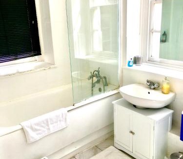 Vincent Square Apartment | STUNNING -3 Double Bedroom Entire Flat in Heart of London