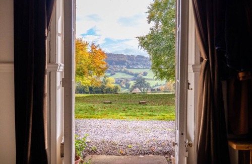 Painswick House | Stunning 8-Bedroom Home in Painswick