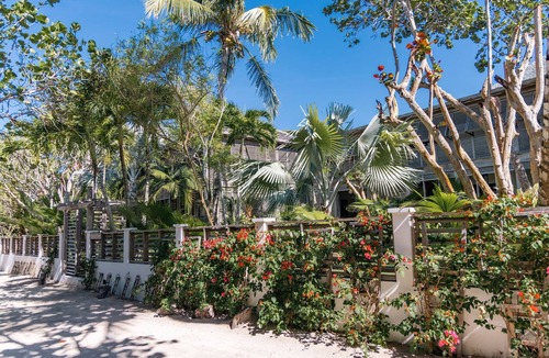 Dunmore Town House | Stunning Beachfront Villa Retreat in Harbour Island, Bahamas