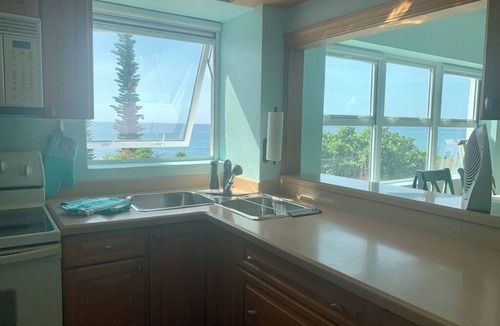 Discovery Bay Condo | Stunning Beachfront - 3-Bedroom - Riviera Towers on Coral Beach