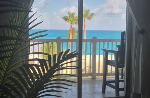 Alice Town Condo | Stunning Caribbean Ocean Views Centrally Located - Golf Cart Arrangements
