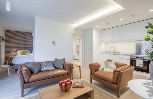 Cambridge City Centre Apartment | Stunning Central Apt - With Parking!