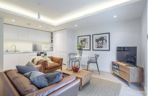 Cambridge City Centre Apartment | Stunning Central Apt - With Parking!
