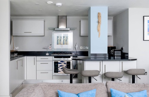 Newquay City Centre Apartment | Stunning cliff top apartment with breathtaking "WOW" sea views overlooking beach
