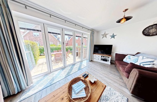 Filey Cottage | Stunning Coastal Cottage - Sleeping 5 in 2 Bedrooms - Pool and Beach Access Included.