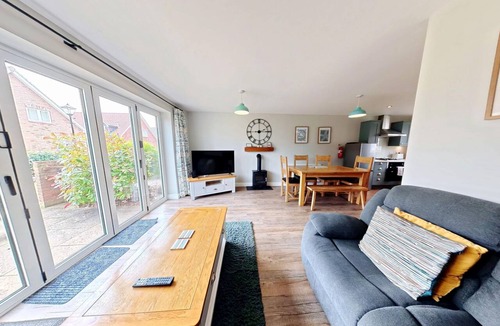 Filey Cottage | Stunning Coastal Cottage - Sleeping 5 in 2 Bedrooms - Pool and Beach Access Included.