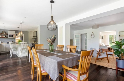 Bourton-on-the-Water House | Stunning 5 Bed in the Centre of Bourton