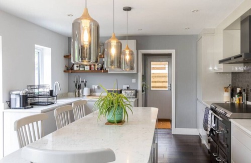 Bourton-on-the-Water House | Stunning 5 Bed in the Centre of Bourton