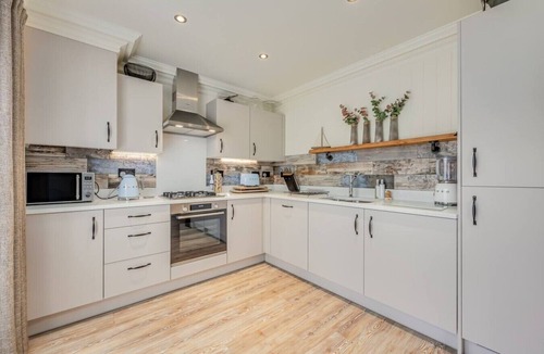 Olney House | Stunning House 30-Min to Silverstone Office Balcony Parking Self-Check-In Yoko Property