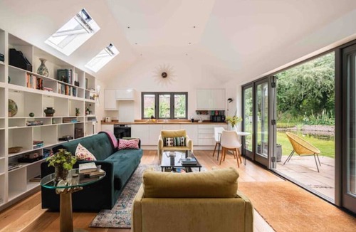 Bourn Cottage | Stunning Lodge in Idyllic Setting, Near Cambridge