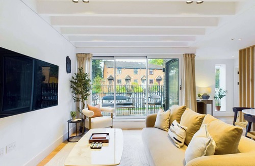 Camden Town House | Stunning Mews House overlooking Regent's Canal
