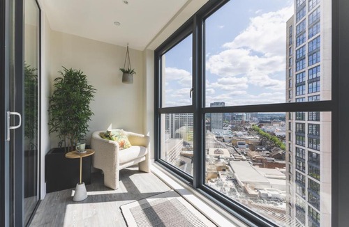 Fairfield Apartment | Stunning Premium 2 Bed Flat with Great Views - Rooftop on Top Floor