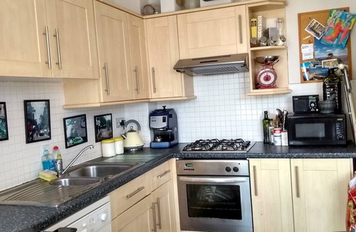 Brighton Apartment | Stunning Retro Apartment in Leafy Brighton Street with Sea Views