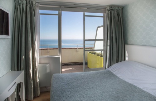 Seafront Apartment | Stunning Seafront Penthouse w/Private Sun Terrace & Direct Panoramic Sea Views