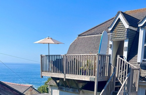 Sennen Cove Apartment | Stunning Seaside Retreat; Unbeatable Sea Views & Close to Beach