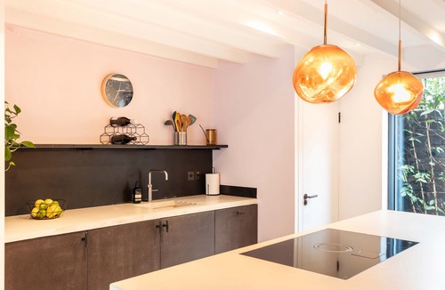 Angel House | Stunning townhouse with large roof terrace