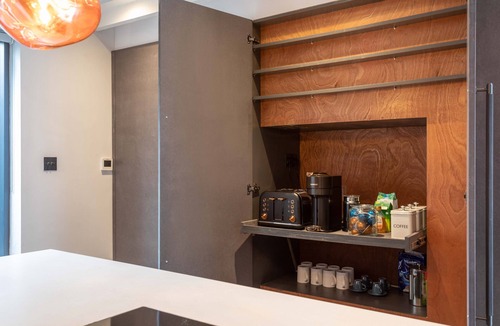 Angel House | Stunning townhouse with large roof terrace