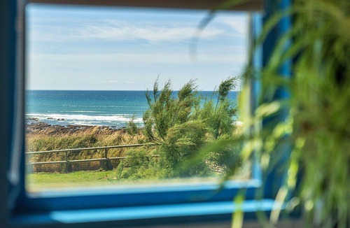 Widemouth Bay House | Stunning villa for 4 people with WIFI, terrace and pets allowed