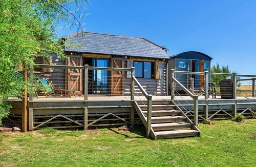 Widemouth Bay House | Stunning villa for 4 people with WIFI, terrace and pets allowed