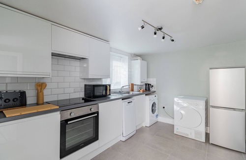 Montpellier Apartment | Stylish 2 bed apt in Montpellier with a private courtyard and off road parking