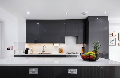Kings Cross St. Pancras Apartment | Stylish 2 Bed APT w/Garden by St Pancras International
