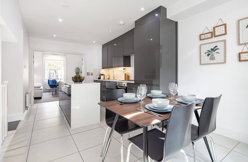 Kings Cross St. Pancras Apartment | Stylish 2 Bed APT w/Garden by St Pancras International
