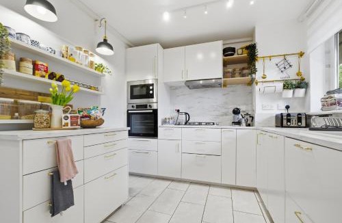Woolwich Riverside Apartment | Stylish 2-Bed Flat in Woolwich, Central London