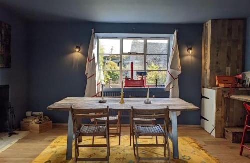 Temple Guiting House | Stylish 3 bed Cotswold cottage with stunning views