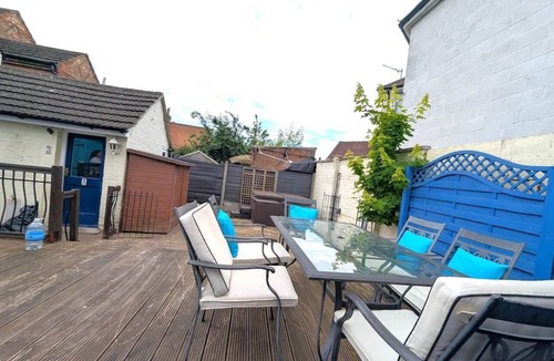 Kempston House | Stylish 5bed detached — Comfort for Crews & Clans