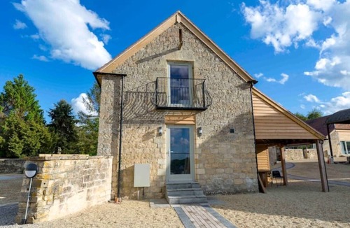 Haresfield House | Stylish Cotswolds Retreat for Couples & Friends