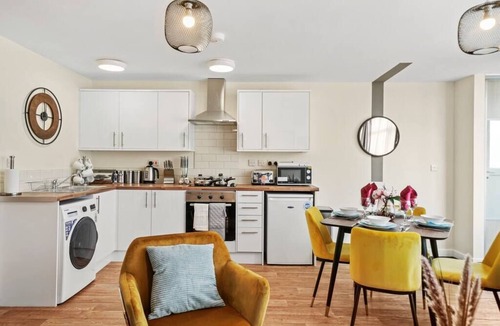 Totton Apartment | Stylish Gems of Southampton - 23C