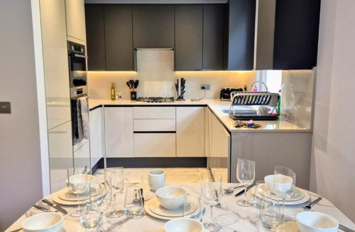 South Hampstead Apartment | Stylish Three Bedroom Ensuite Duplex Apartment in West Hampstead