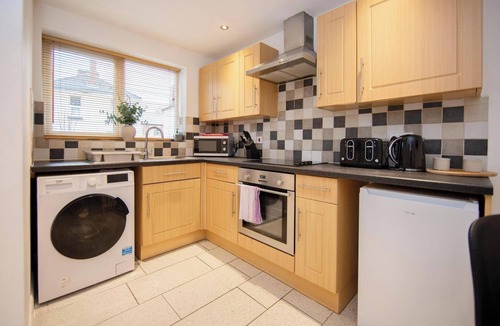 Derby House | Stylish Town House - Located close to Derby centre