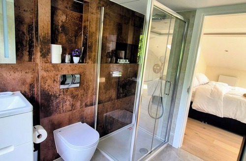 South Hampstead Apartment | Stylish Urban Retreat - Duplex 3 bedroom Apartment (All En-Suite) - Sleeps 6