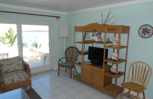 Great Exuma Villa | Sundowner house, beach front, one of the best views on the island. Sleeps 6.