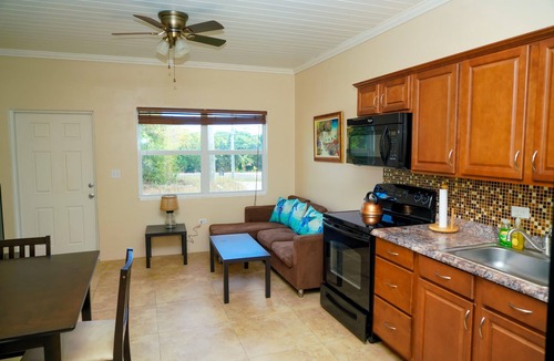 Spanish Wells Apartment | Sunny Daze, 1 bed 1 bath with beach access