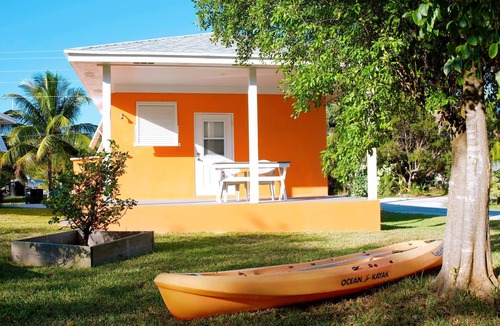 Spanish Wells House | Sunset Bay - Charming 1-Bedroom House with Ocean/Canal Views