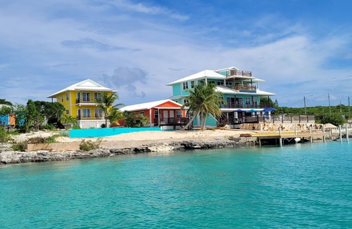Salt Pond Cabin | Sunset Beach Room - Long Island Harbour Club
