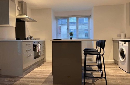 Northampton Apartment | Superb modern flat in Northampton, parking &EV