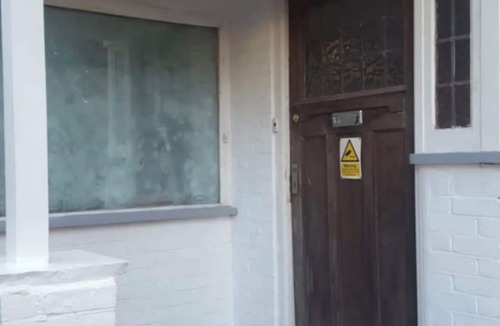 Fortune Green House | Superb self contained loft West Hampstead off street parking